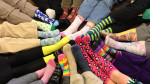 Campanha “Lots of Socks” mobiliza sociedade no Dia Internacional da Síndrome de Down