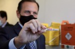 Teste de vacina chinesa que Doria quer aplicar obrigatoriamente Ã© suspenso apÃ³s "efeito grave" em voluntÃ¡rio