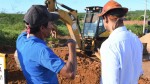 Allyson acompanha inicio da obra de pavimentação da rua do Hospital da Mulher