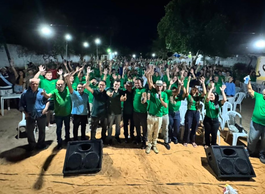 Walter Alves participa de mobilização que reúne multidão em Ceará-Mirim