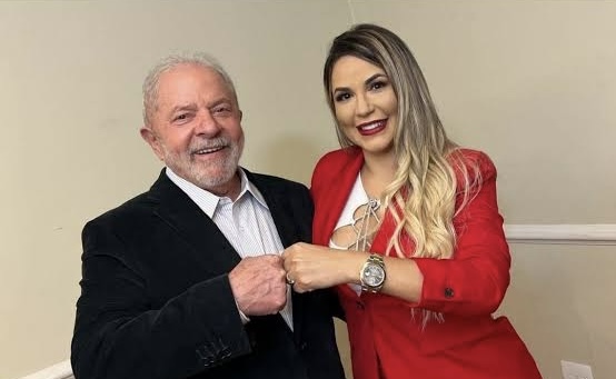 Deolane Bezerra é presa por suspeita de envolvimento com o PCC