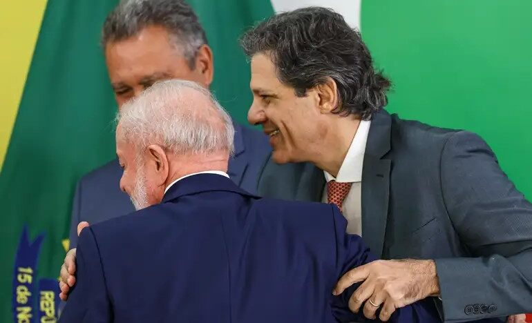 Governo Lula entra para a história como gestão que mais taxou os brasileiros