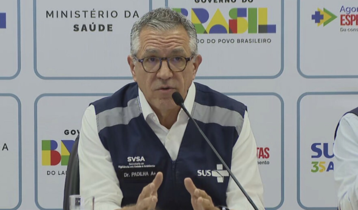 Duas mortes e uma internação em UTI estão entre casos analisados após vacinação contra dengue