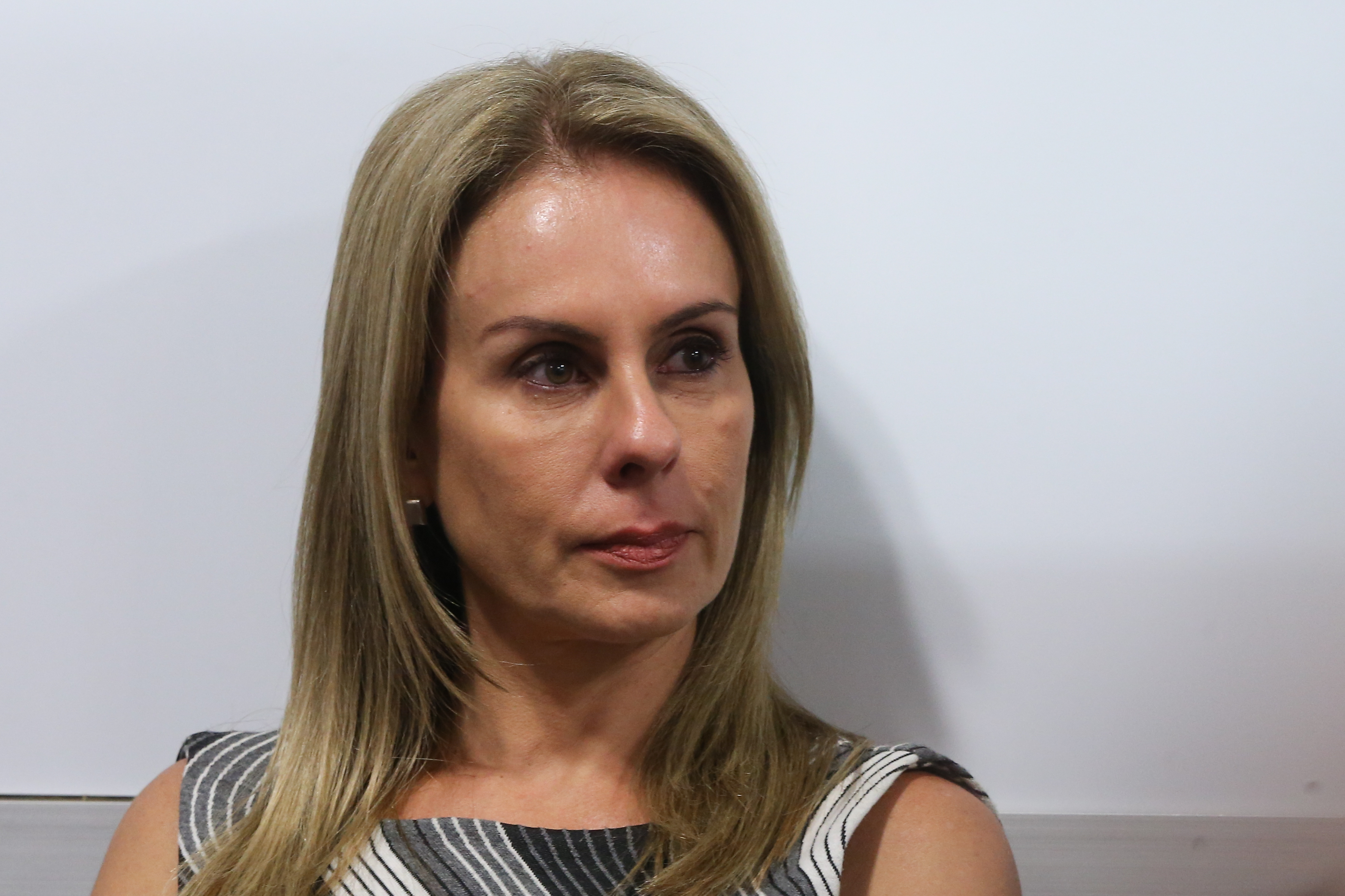Contrato de R$ 129 milhões foi enviado por esposa de Moraes a banqueiro, mostra diálogo obtido pela PF