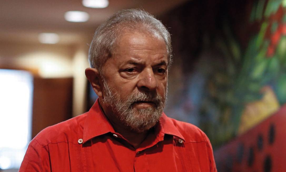 Lula concedeu 22 entrevistas e divulgou 22 cartas durante período em que esteve preso
