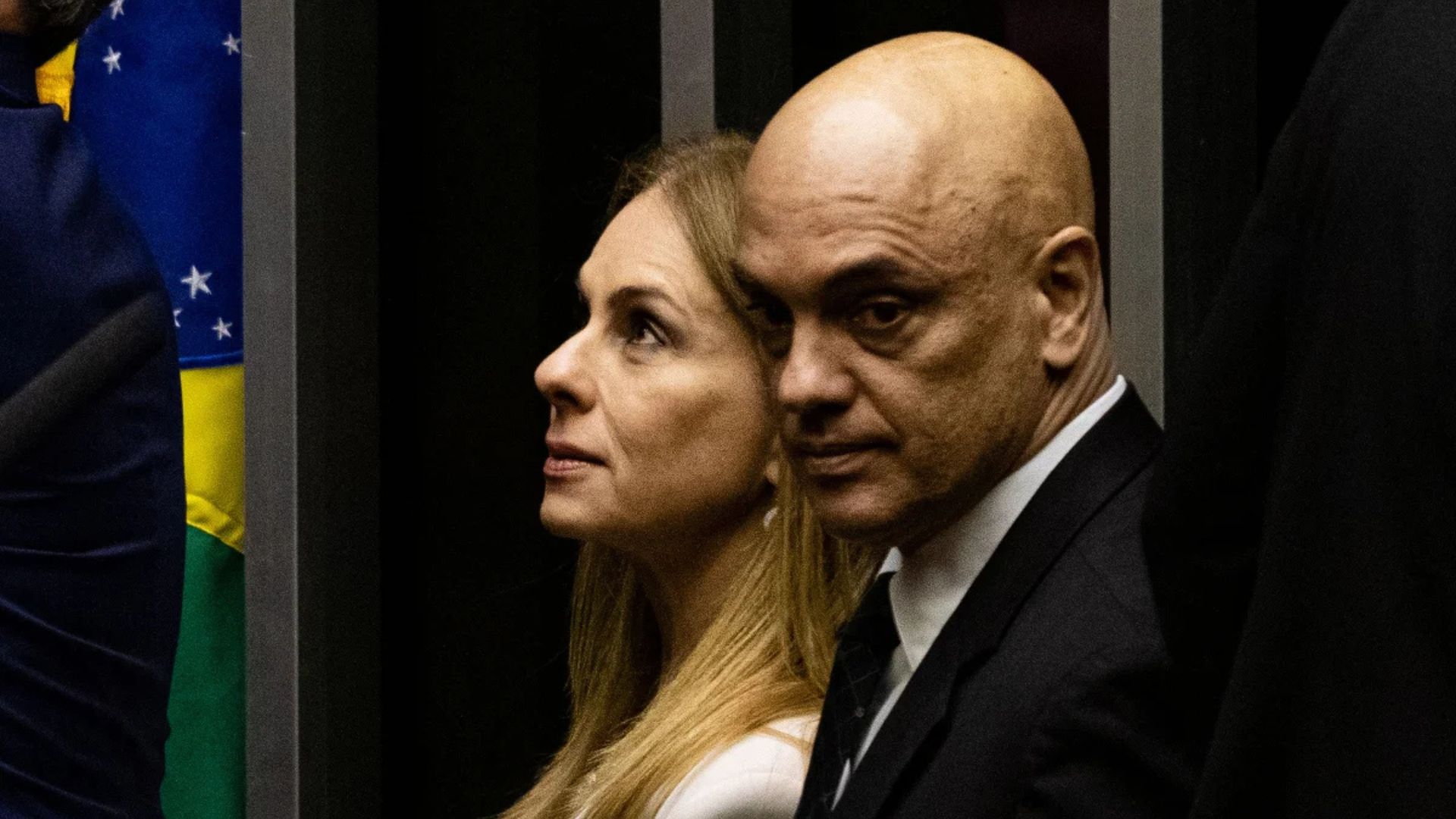 Moraes proíbe visitas a Bolsonaro por 30 dias e veta atos de caráter eleitoral