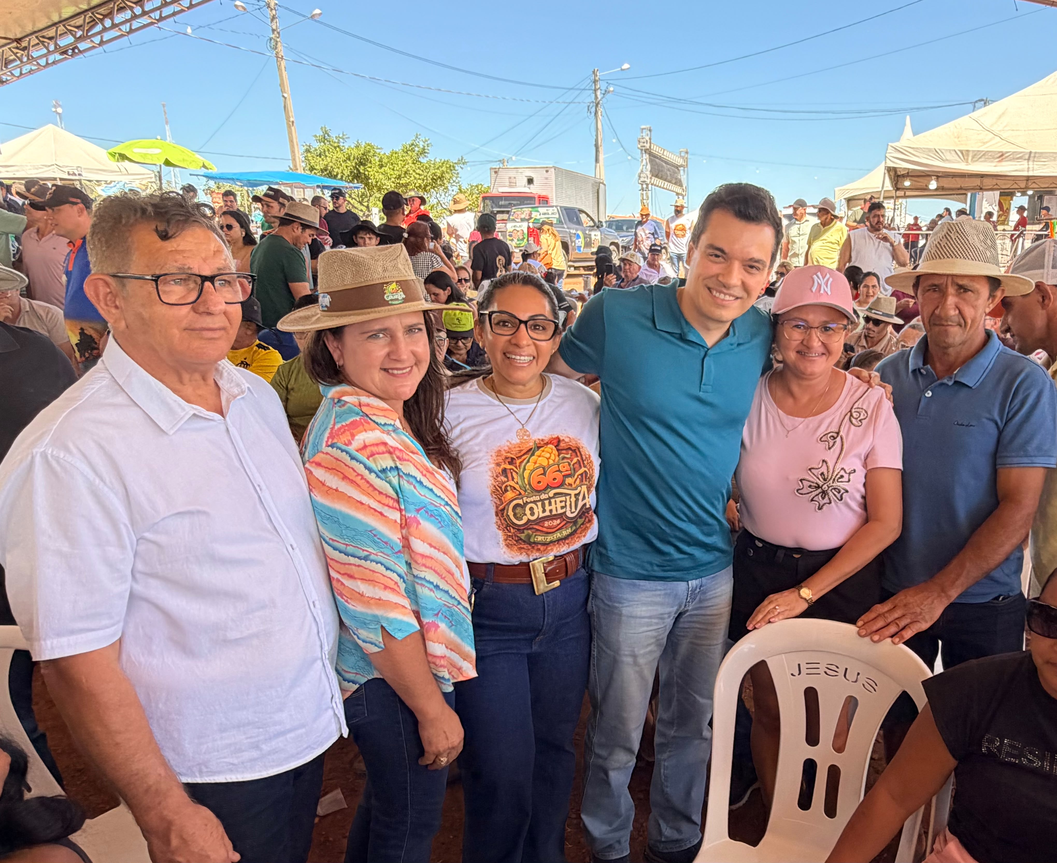 Walter Alves participa do encerramento da 66ª Festa da Colheita em Cruzeta