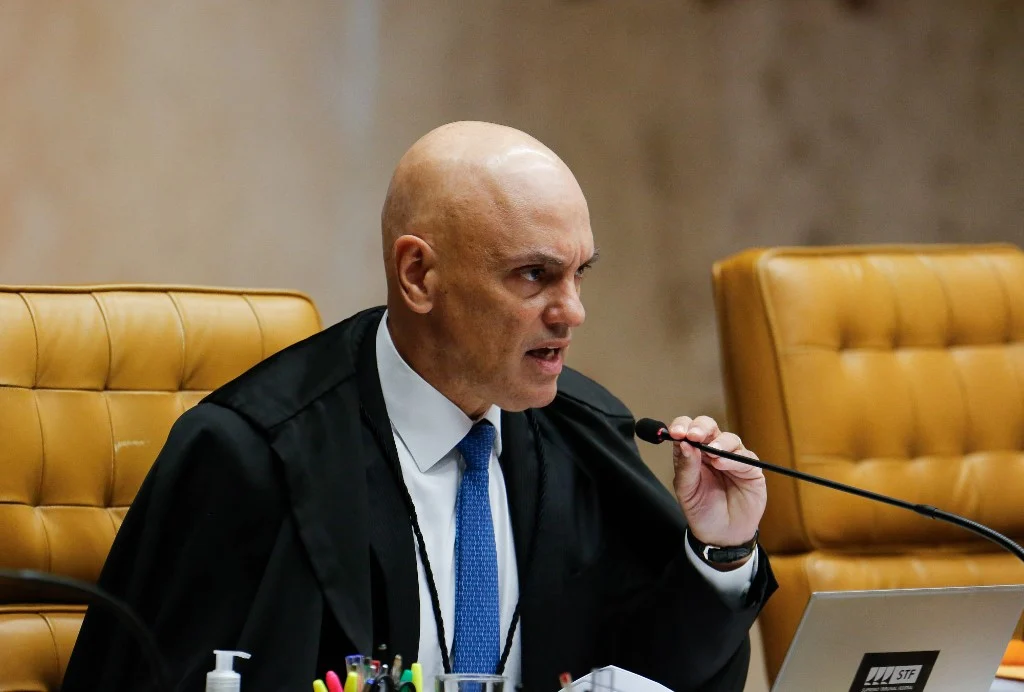 Xandão quer tornar Flávio inelegível para garantir que Lula vença por W.O?