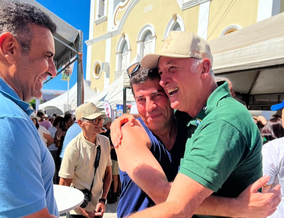 Coronel Hélio prestigia Feirinha de Sant'Ana e ressalta importância do evento para cultura e economia do Seridó