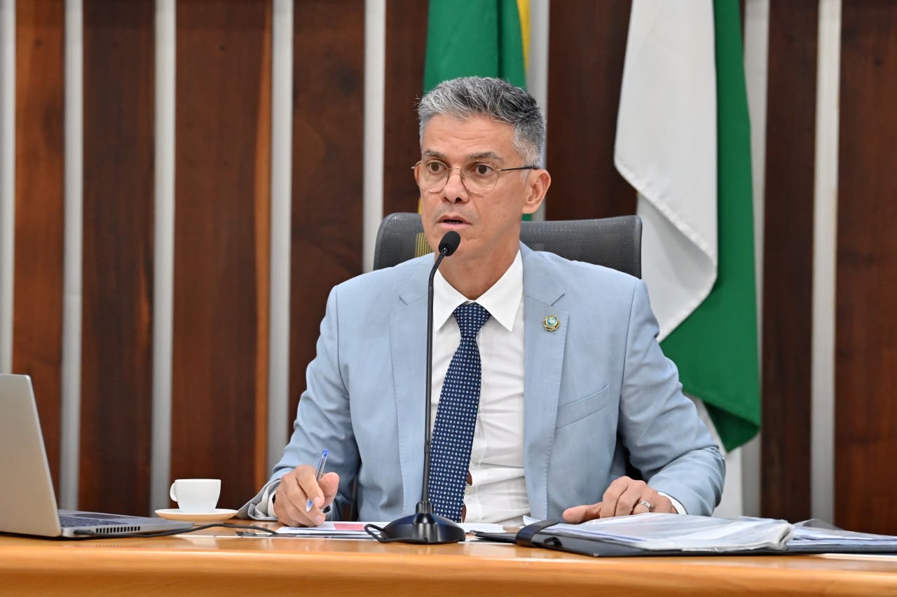 “Sociedade precisa saber que bandidos poderão votar, enquanto policiais do RN relatam dificuldades de participar da eleição”, diz o Deputado Coronel Azevedo