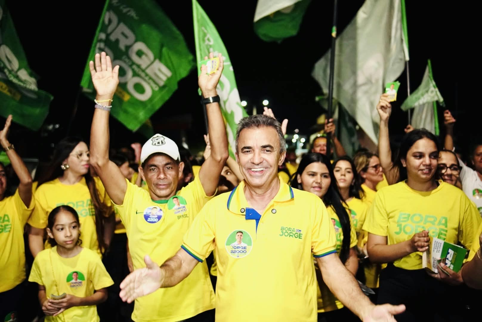 Na Baixinha, Jorge apresenta propostas e conversa com moradores