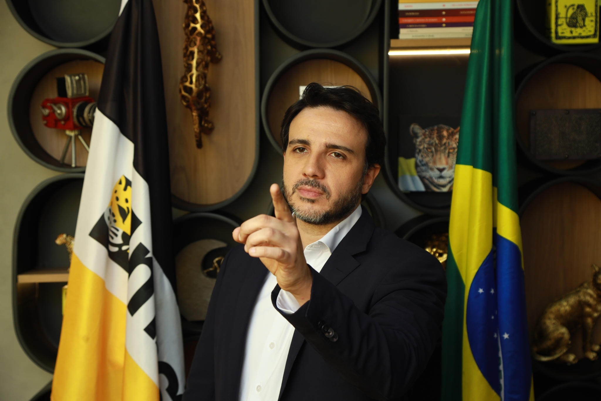 URGENTE: TSE suspende campanha de Renan Santos