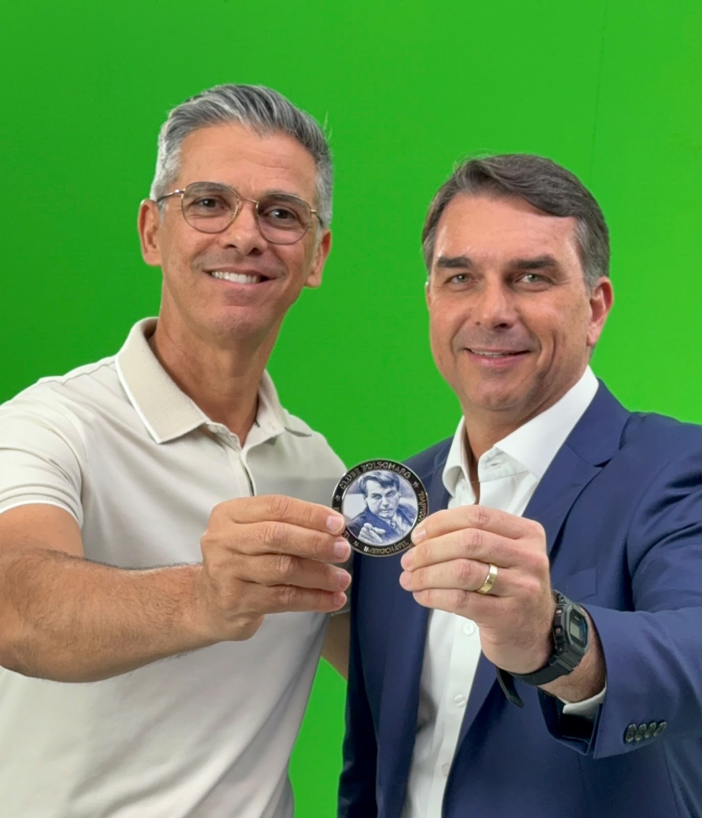 Flávio Bolsonaro pede voto para o Coronel Azevedo