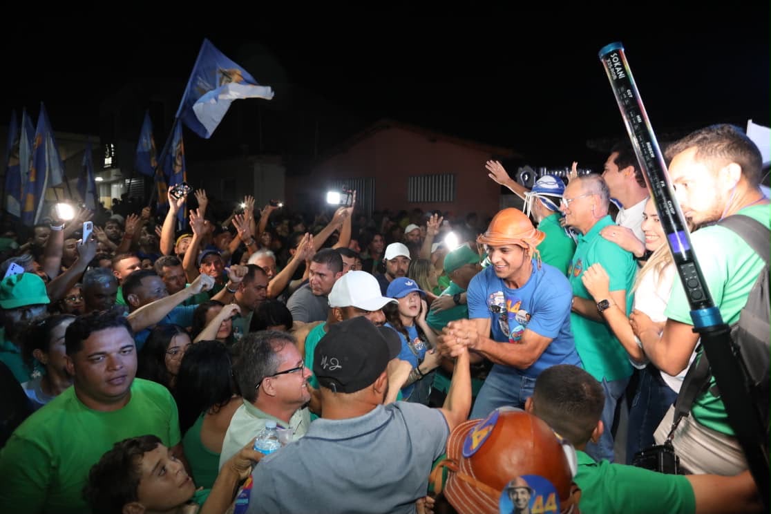 Caravana do Azulão percorre oito municípios do Agreste com participação de lideranças e apoiadores