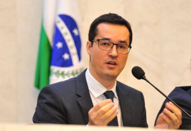 Após ação do PT, TSE suspende campanha de Deltan Dallagnol ao Senado