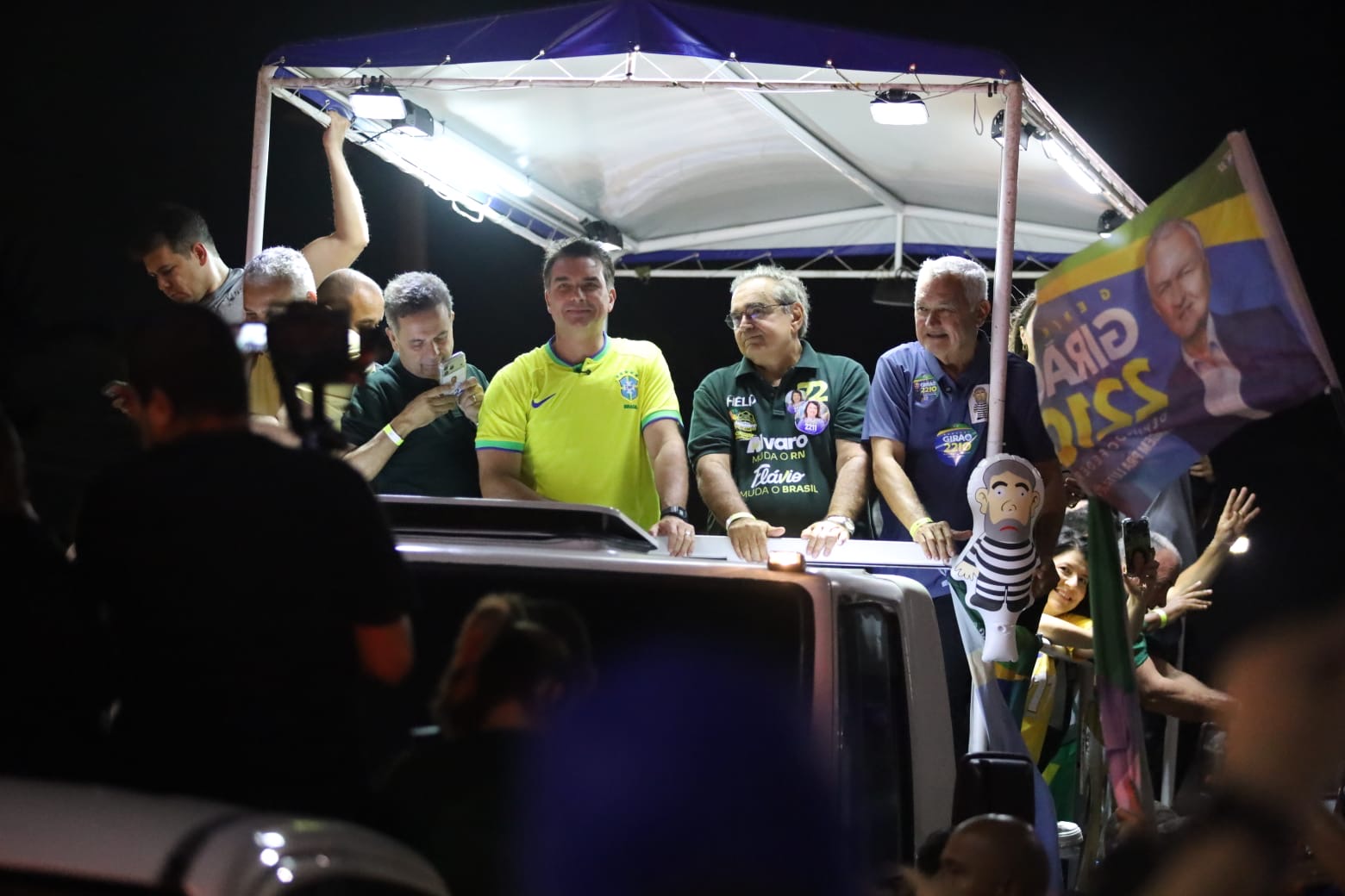 Flávio Bolsonaro e General Girão comandam maior motocarreata e maior comício da história do RN
