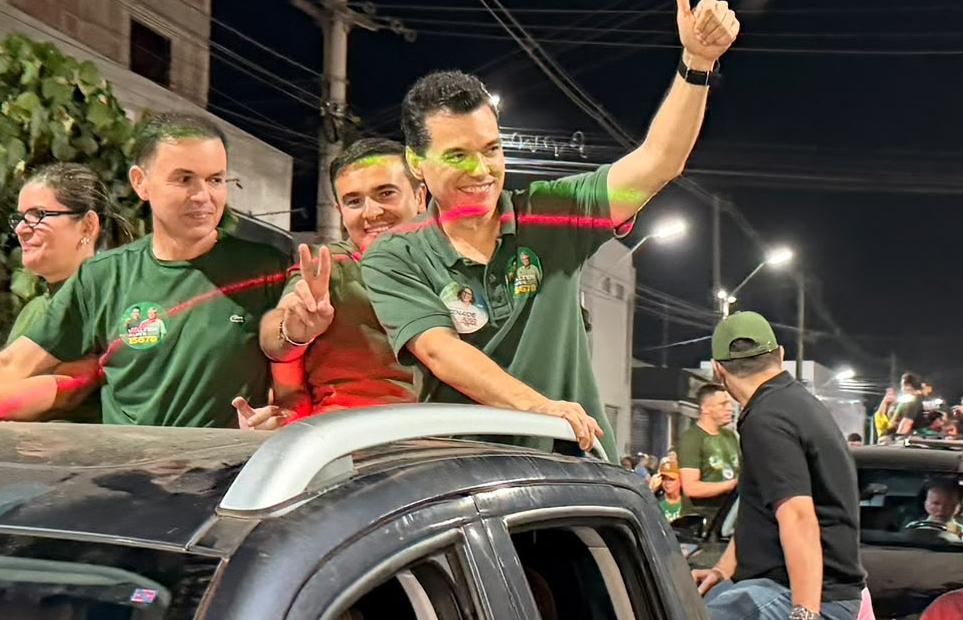 Arrastão do Bacurau leva multidão às ruas de Nova Cruz em apoio a Walter Alves