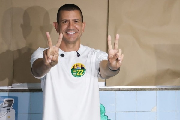Douglas Ruas (PL) está eleito governador em primeiro turno; por 5 a 2, votos de Garotinho são anulados pelo TSE