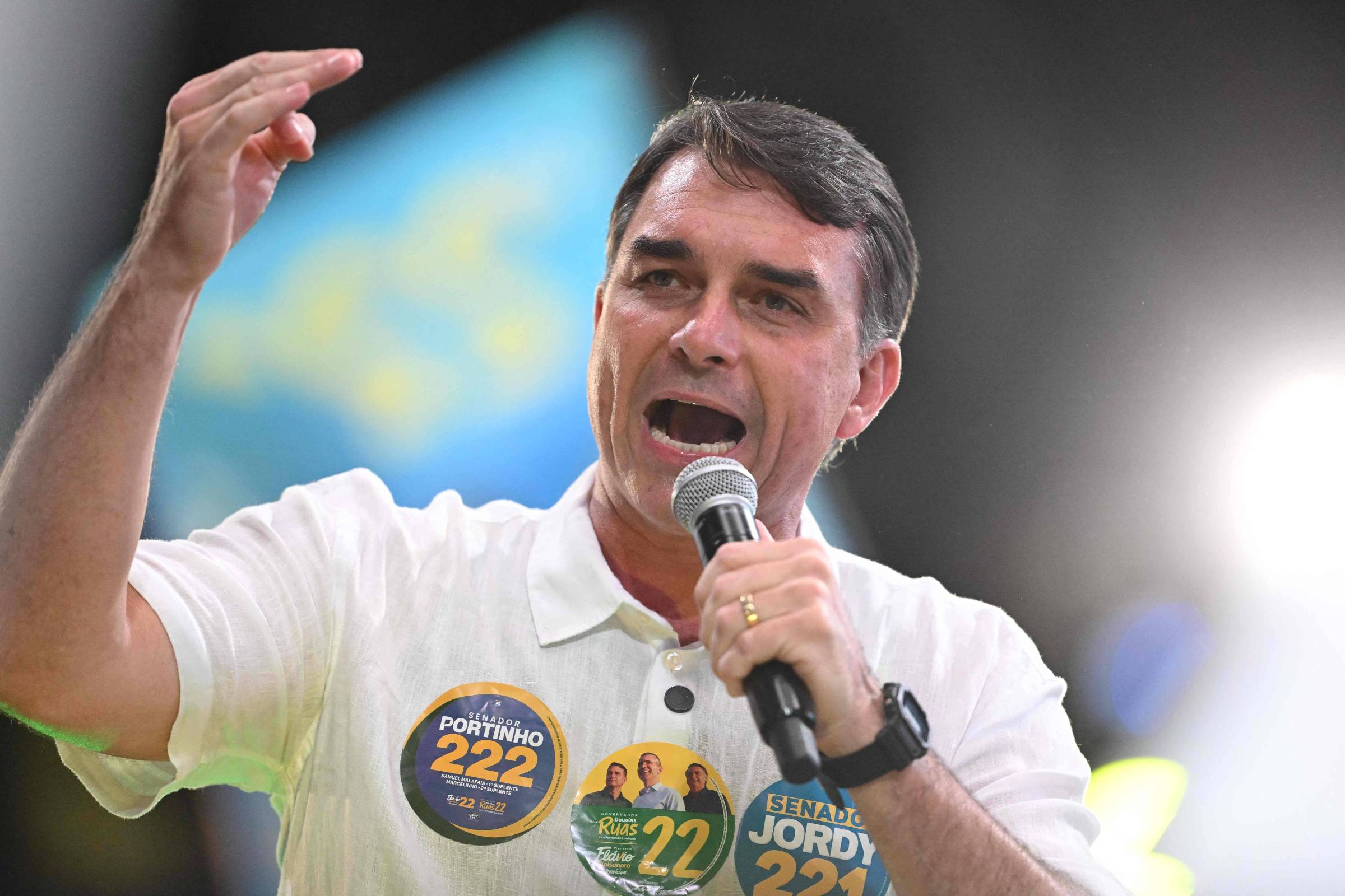 Datafolha: Flávio dispara e chega a 52% dos votos válidos contra 48% de Lula