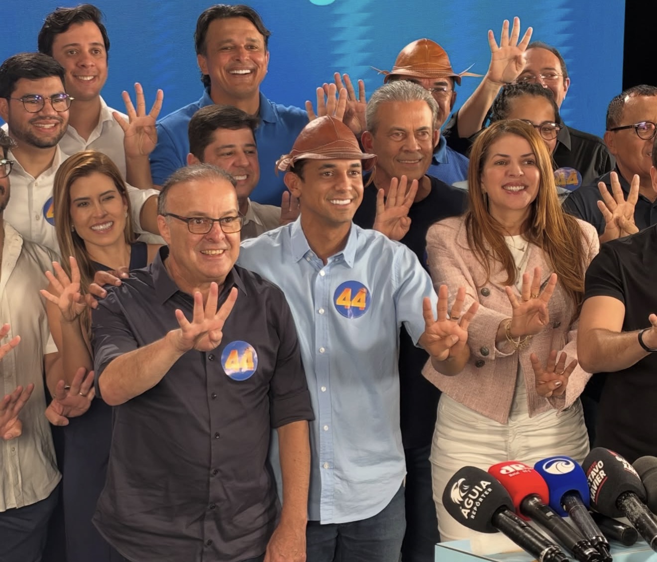Paulinho Freire, vereadores da base e Nina anunciam apoio a Allyson Bezerra no segundo turno